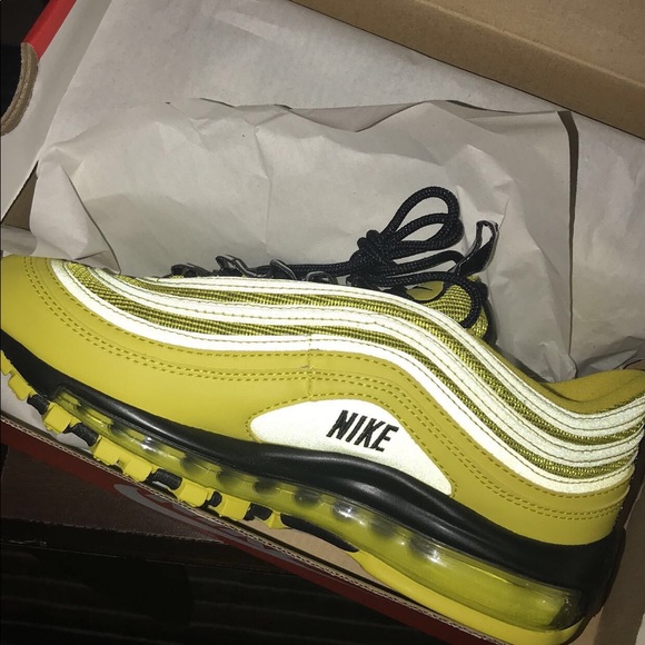 Air max size 5 - Picture 1 of 1